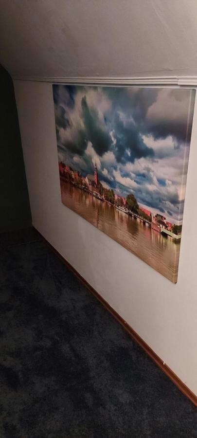 Отель Restaurant Haus Hamburg Леер Экстерьер фото